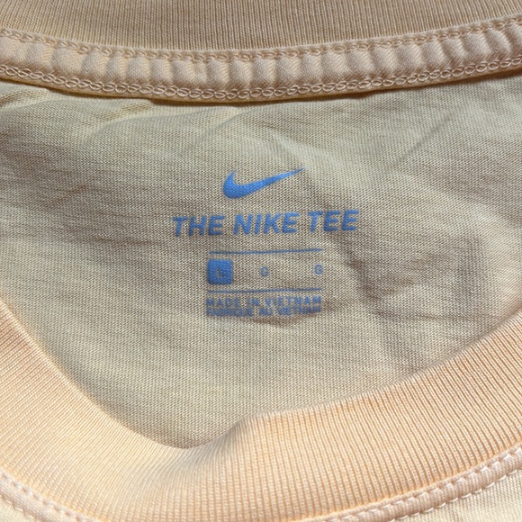 Nike T-Shirt - Picture 3 of 3